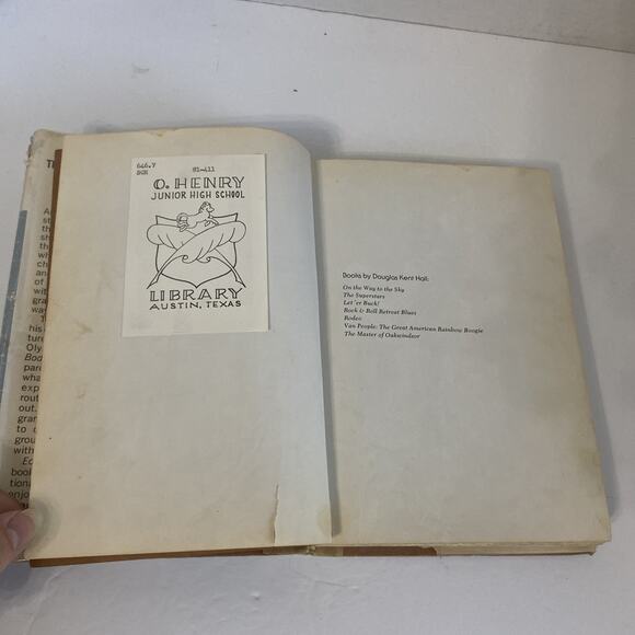 Arnold: The Education Of A Bodybuilder Hardcover (1977) HC DJ Ex Lib - Picture 9 of 16